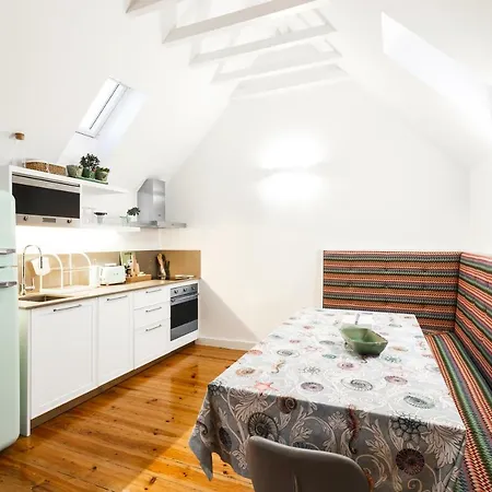 Luxury Apartment *